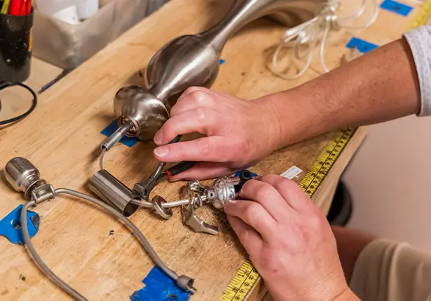 hands repair lamp parts